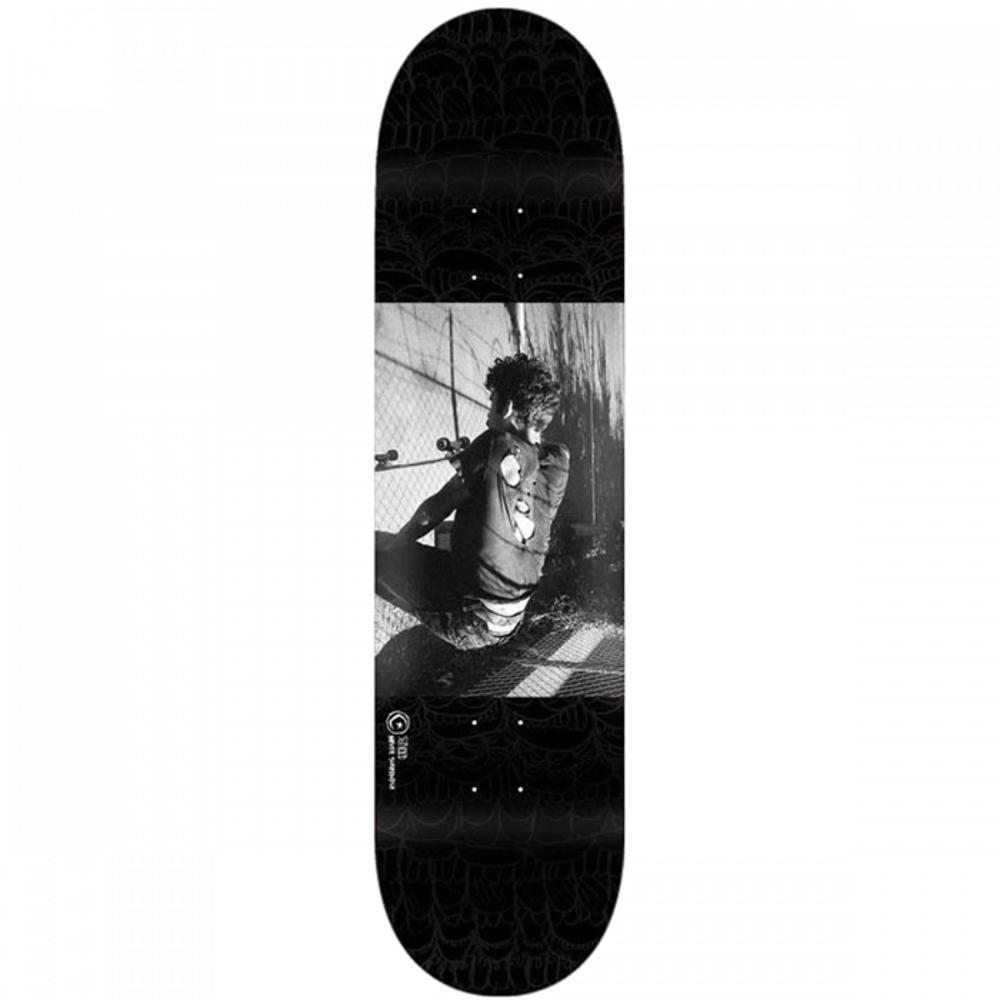 Foundation Skateboards Servold Never Surrender 8.25